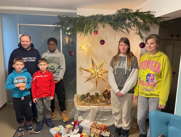 Weihnachtsgeschenk-Aktionen für Wohngruppenkinder im Josefsheim
